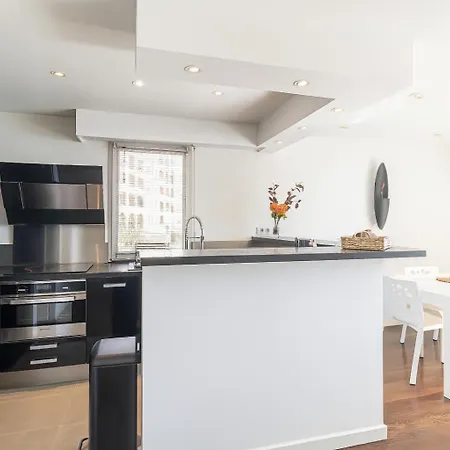 Stunning Renovated 1-bedroom Breathtaking View * Beausoleil