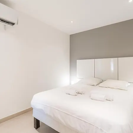 Hébergement de vacances Stunning Renovated 1-bedroom Breathtaking View *